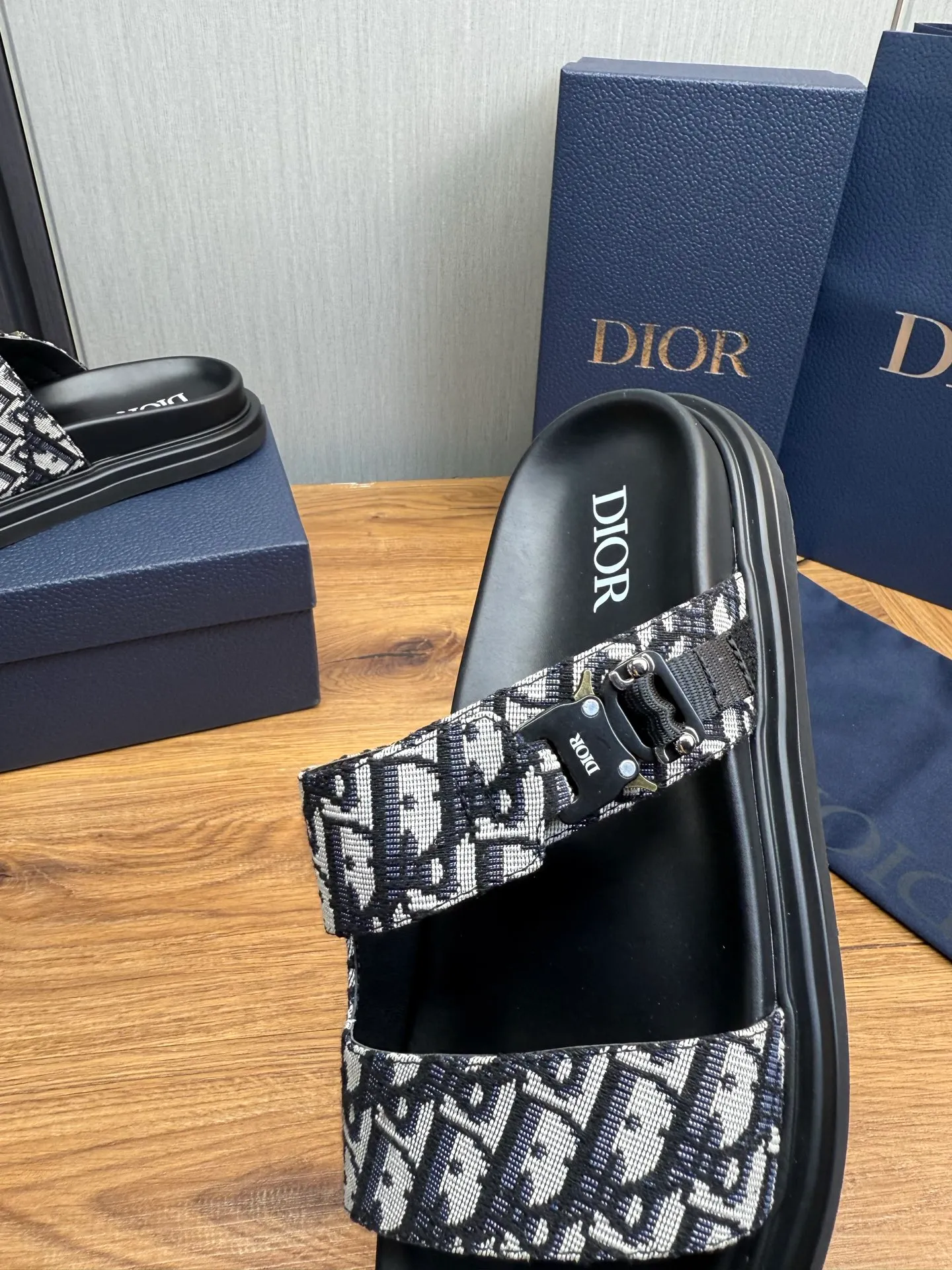 Men's shoes 300💰 Dior. Men's slippers🩴 Official website 1:1 production 38-45 size 45 46 🉑️Customized original material shipped✅